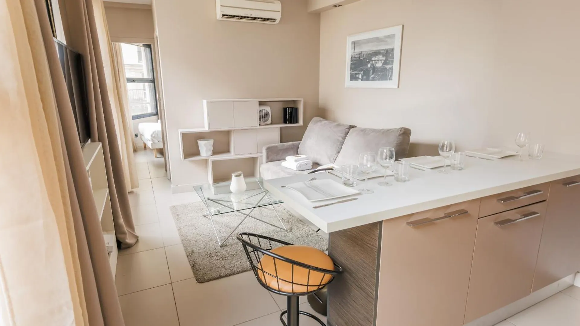 Cmg Residence Saint Lazare Paris France