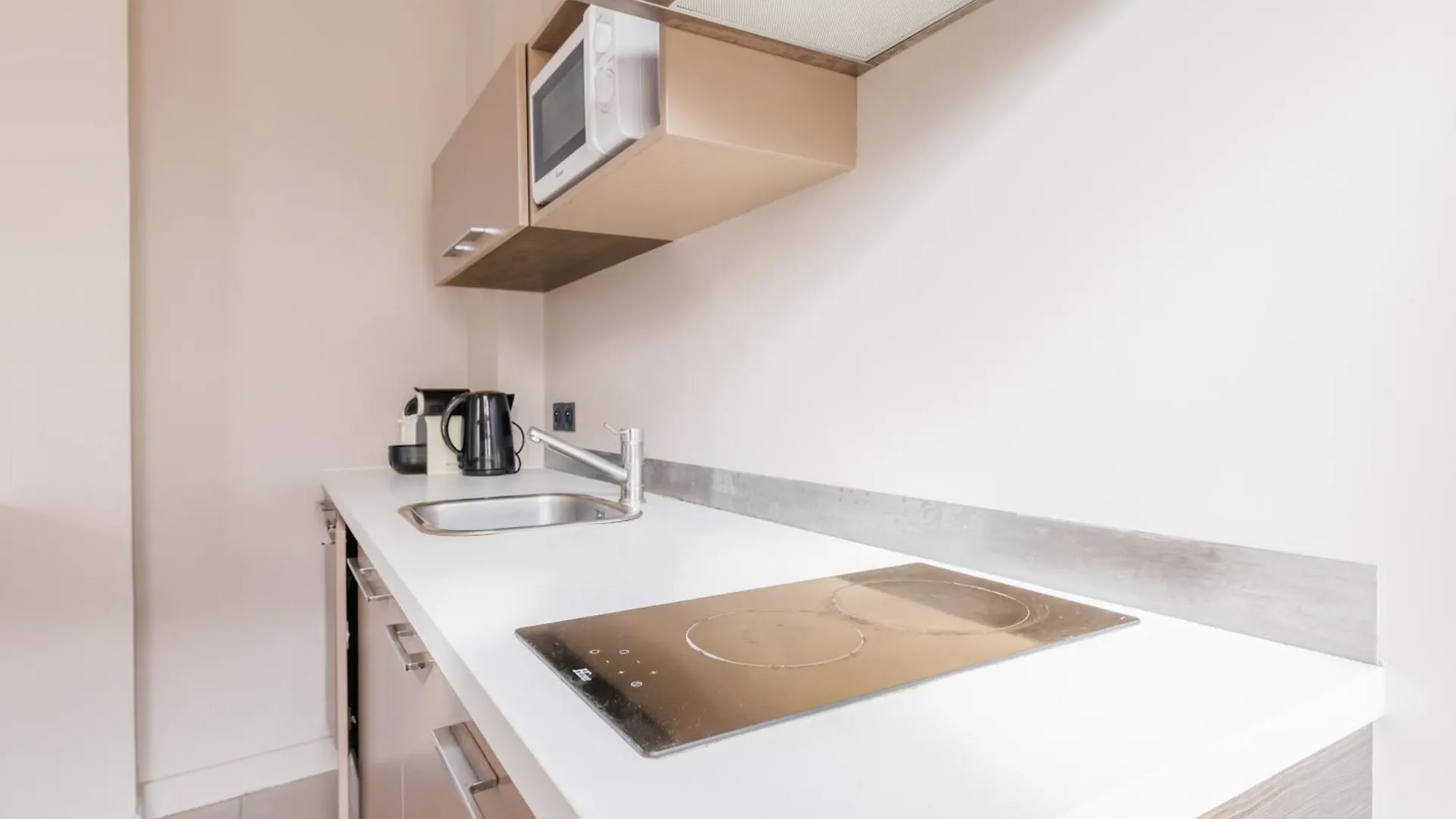 Cmg Residence Saint Lazare Paris France