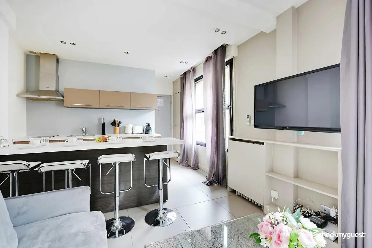Apartment Cmg Residence Saint Lazare Paris